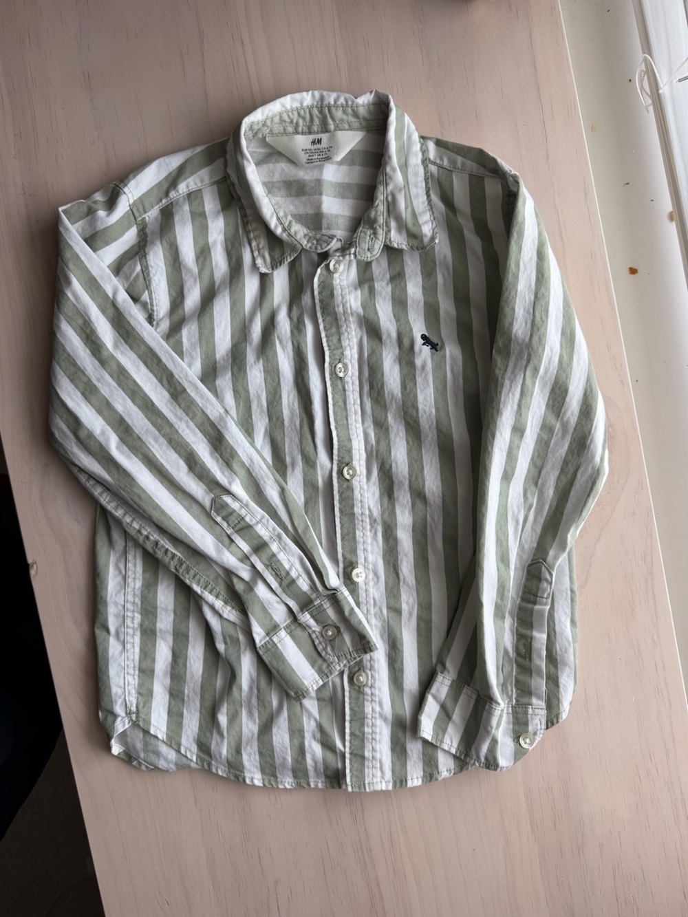 H&M Men's Striped Button-Down Shirt in Light Green and White